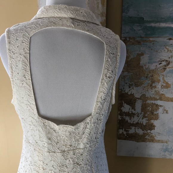 ✨SALE✨ Off White Lace Dress • Open Back • MEDIUM - Picture 2 of 8